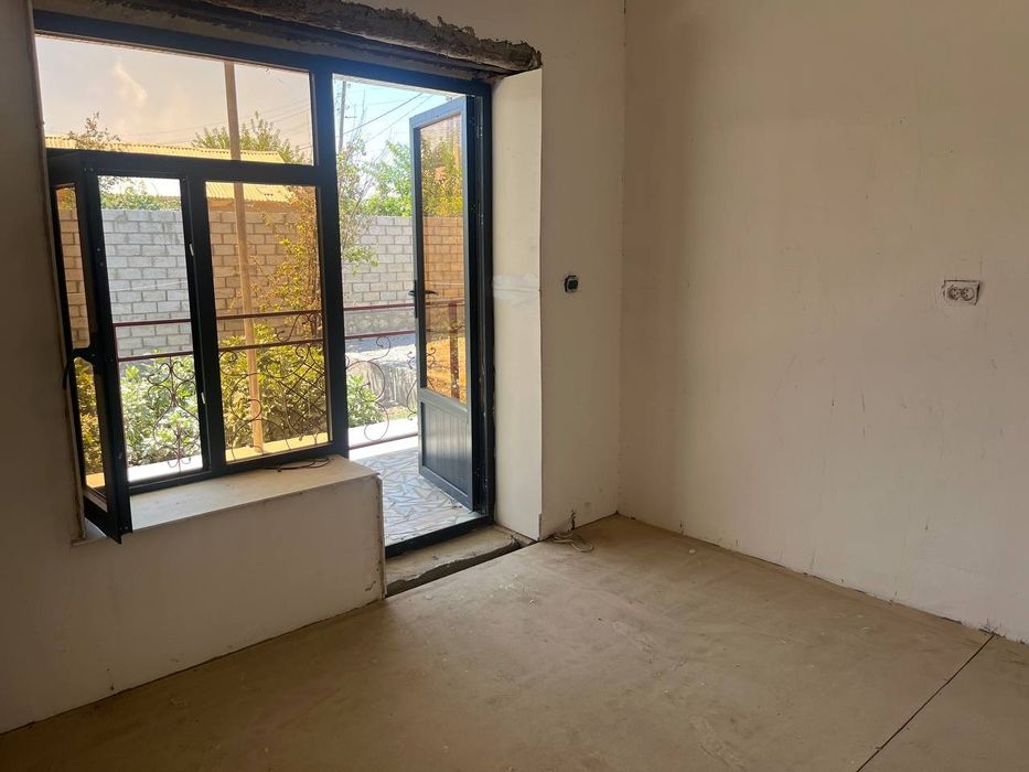 Eski shaharda hovli dacha sotiladi