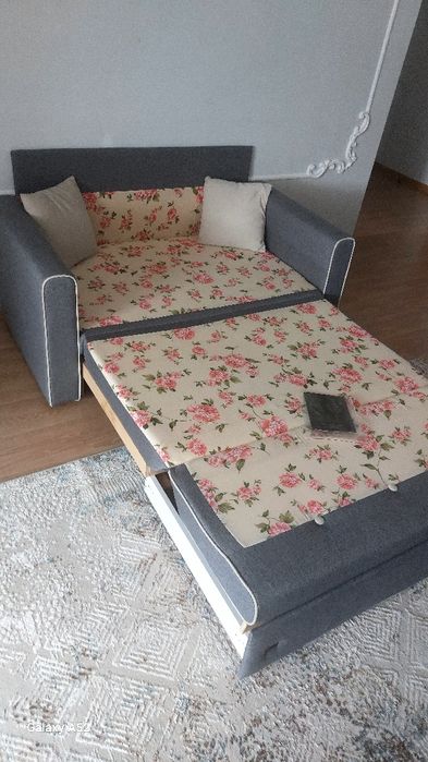 Продаётся б.у диван.