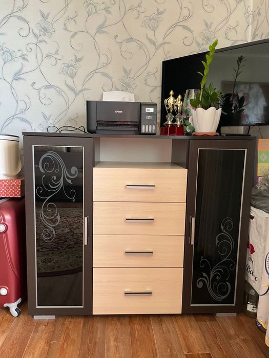 Продаю комод с шкафчиками