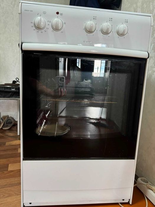 Электроплита с духовкой