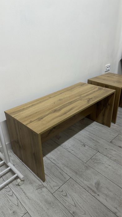 Продаются вешалка и лавочка