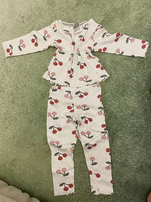 Pijama h&m fetite 3 ani