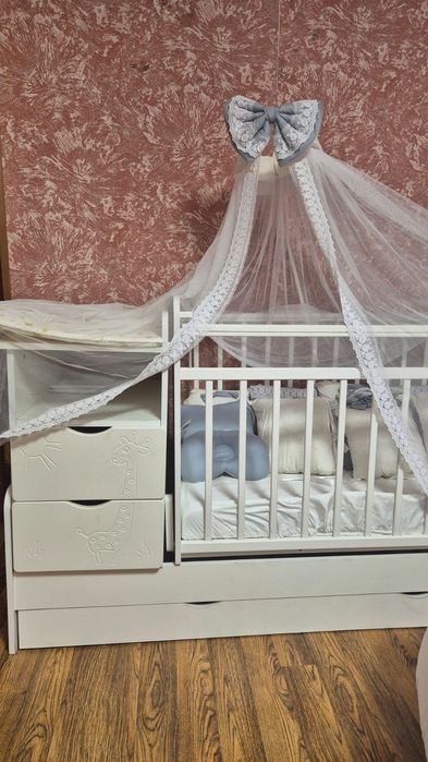 Детская кроватка