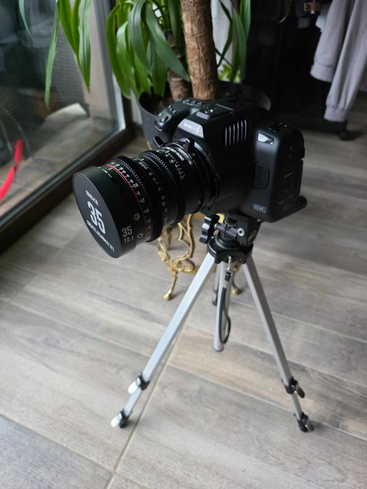 Camera Video Blackmagic Pocket Cinema Camera 6K Pro + Obiectiv Meike 35mm T2.1  Cinema Microfon Rode Accesorii Baterii V Mount