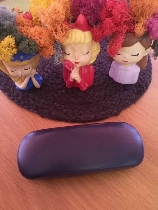 Кожен тефтер с разделител, други тефтери, калъф за очила и 2 аксесоара