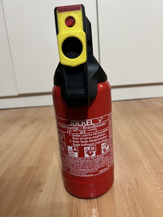 Оригинален пожарогасител за мерцедес Е класа W211 в седалката