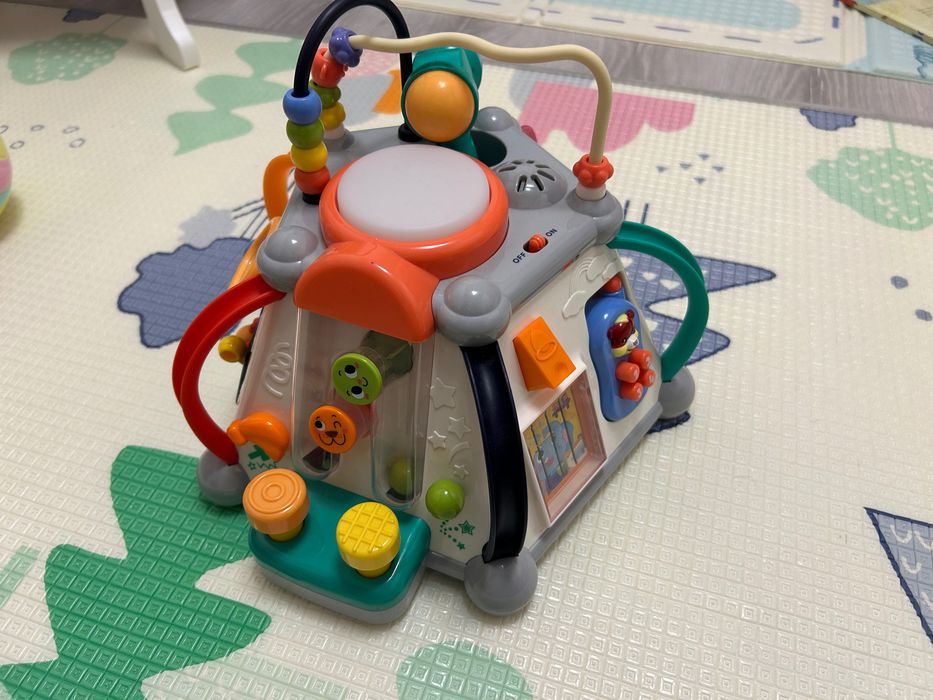 Интерактивна музикална играчка куб