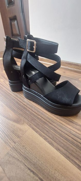 Дамски сандали на платформа EU 39