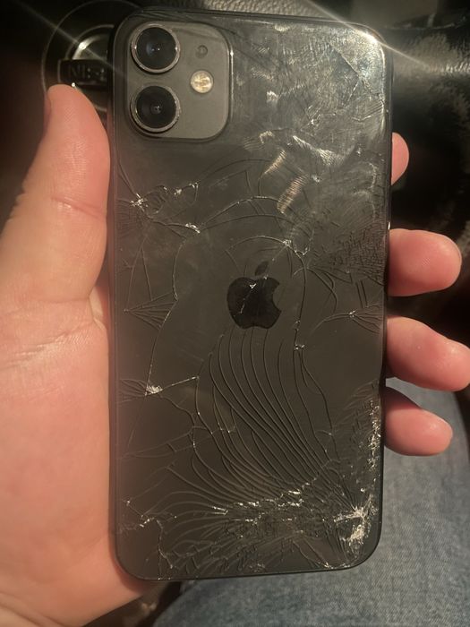 Айфон 11.  64 гб