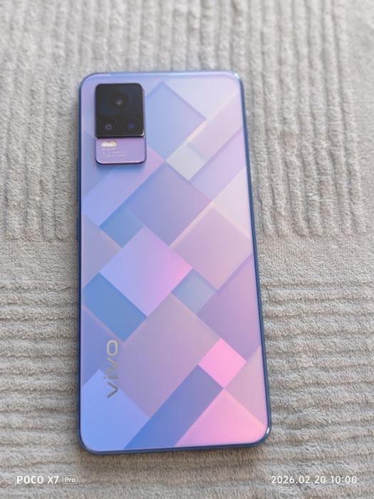 Продам смартфон VIVO v 21E