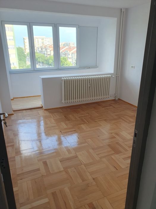Vand apartament 2 camere decomandat