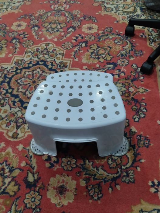 Продам стульчик лесенка бу