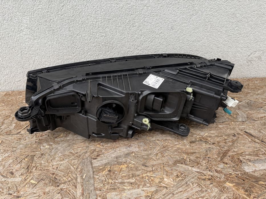 Far dreapta VW Touareg 3 Facelift CR7 Full LED MATRIX Original Europa