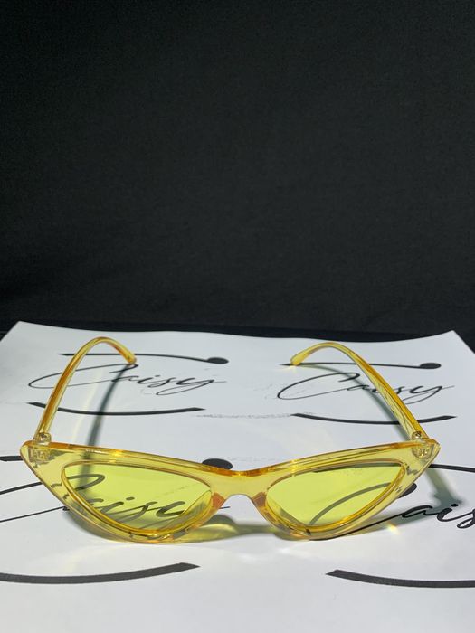 Слънчеви очила парти розови жълти червени черни бели черни