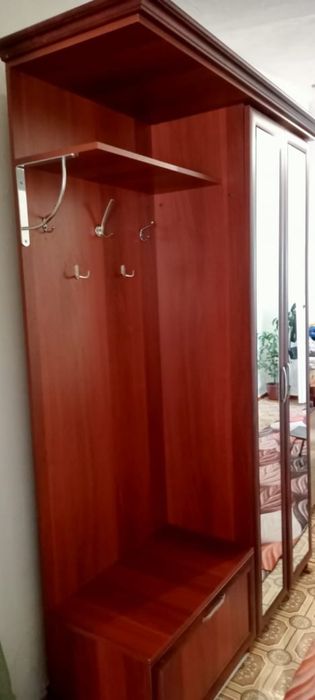 Продам прихожую. Срочно!