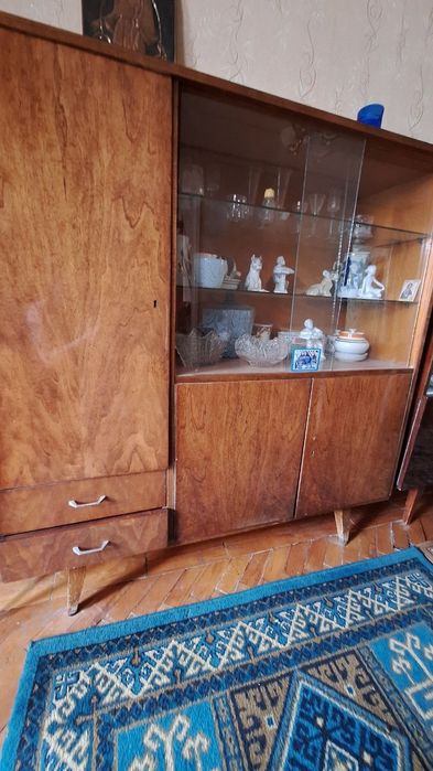 Коричневый  сервант  СССР