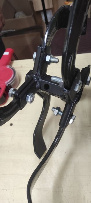 Продавам нова окопвачка за мотофреза – здраво желязо (2бр)