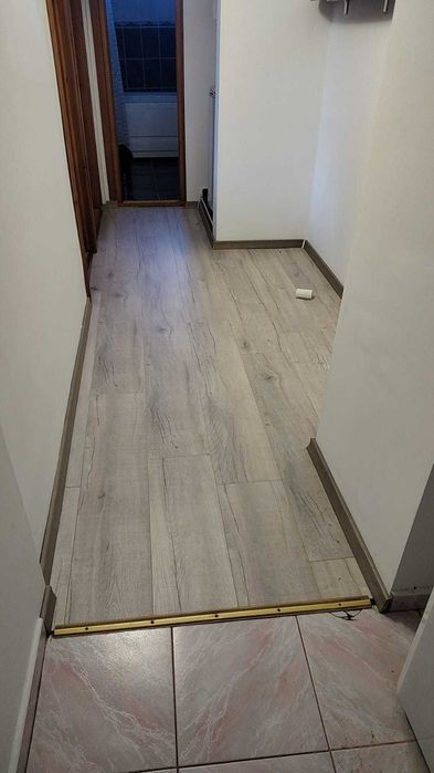 Vand apartament 3 camere