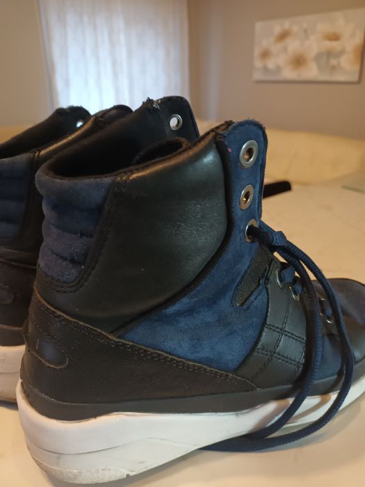 Високи кецовеDKNY 37 номер