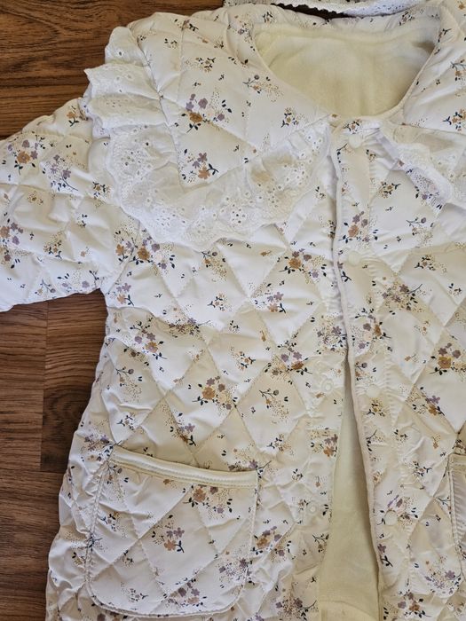 Продам очень красивый детский комбинезон