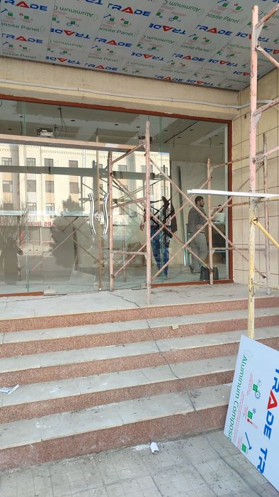 Steklanniy vitraj sotiladi