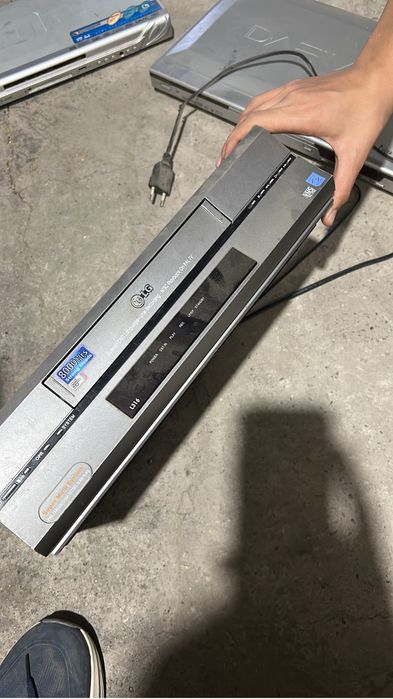 Продам DVD-плеер LG (рабочий)