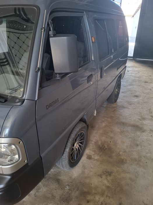 Damas srochni sotiladi