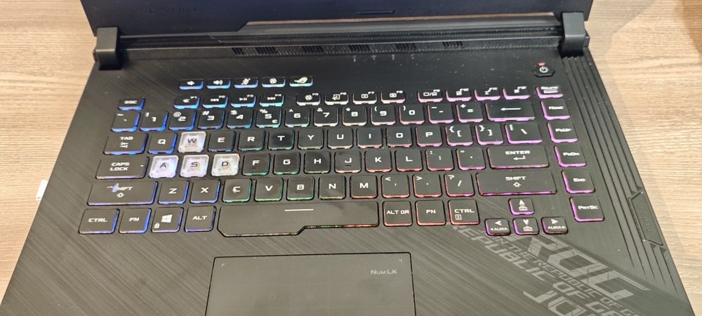 ASUS ROG Strix G512LV i7 RTX 2060 16GB RAM,512GB SSD обслужен