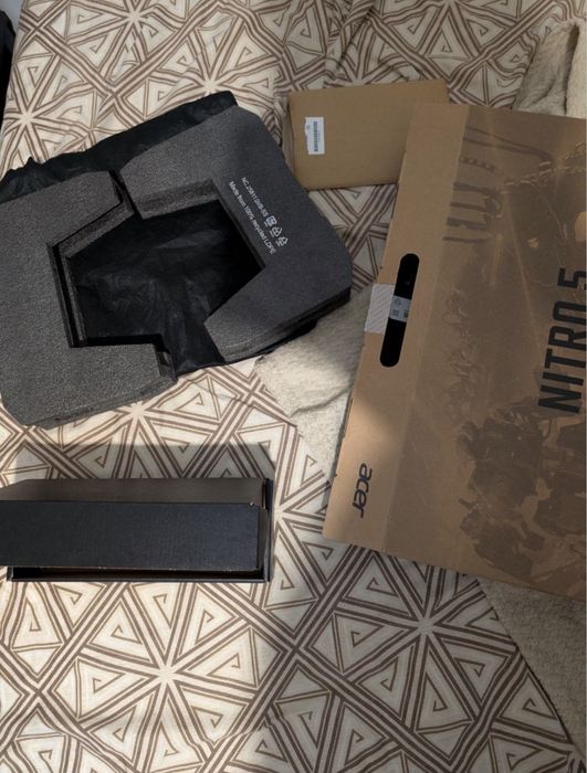 Acer nitro Rayzen 5 5600 GTX 1650(4g)