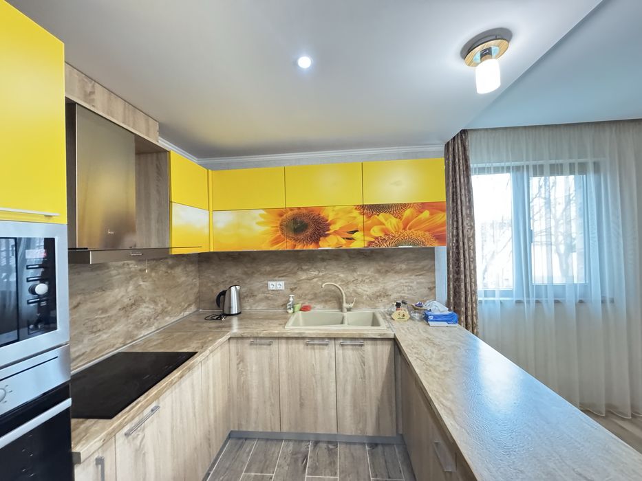 Продава се Къща в Казанлък - 270 кв.м за 943 €/кв.м - Снимка #8