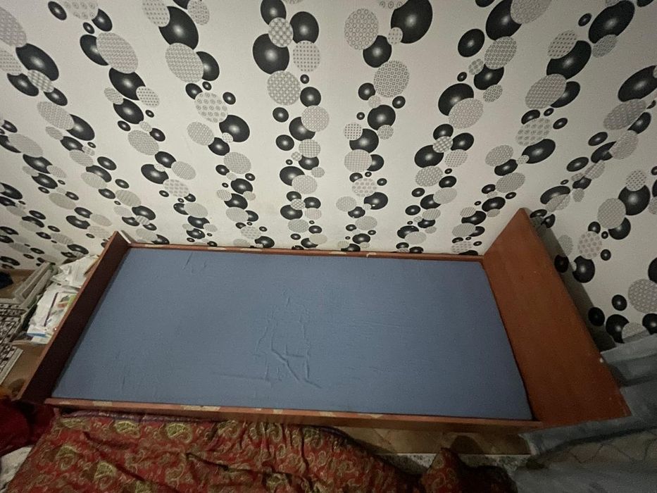 Односпальная кровать с матрасом — 10 000 тг (2 шт.)