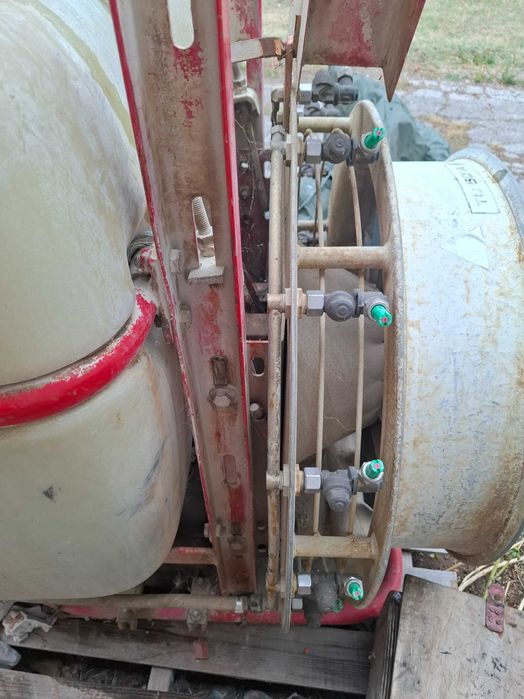 Вентилаторна пръскачка 200 литра