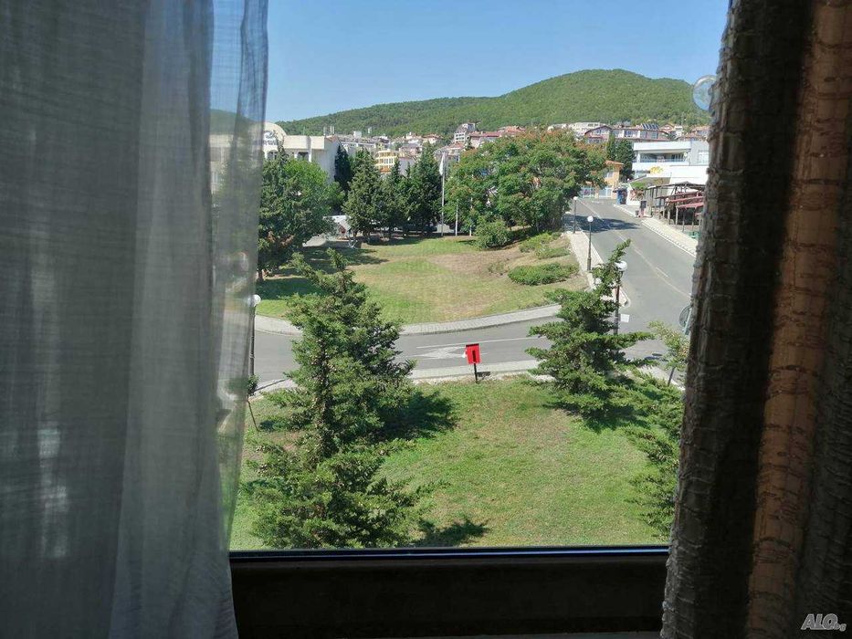 2 стаен апартмент в Свети Влас под наем, 100м от плажа, свободен август 2026, цена за целия месец 1500 евро