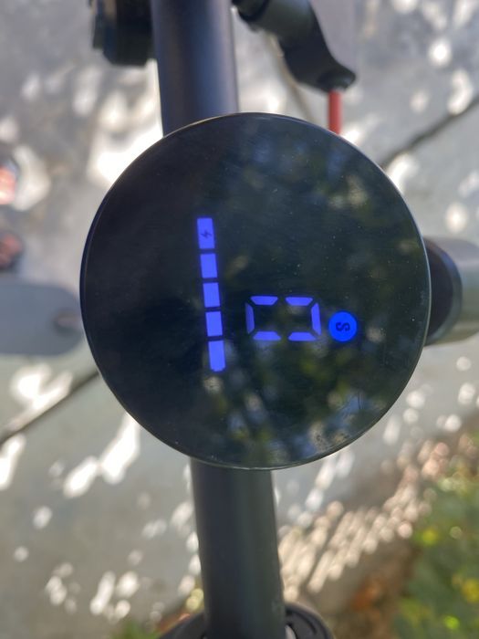 Vând trotineta xiaomi elite