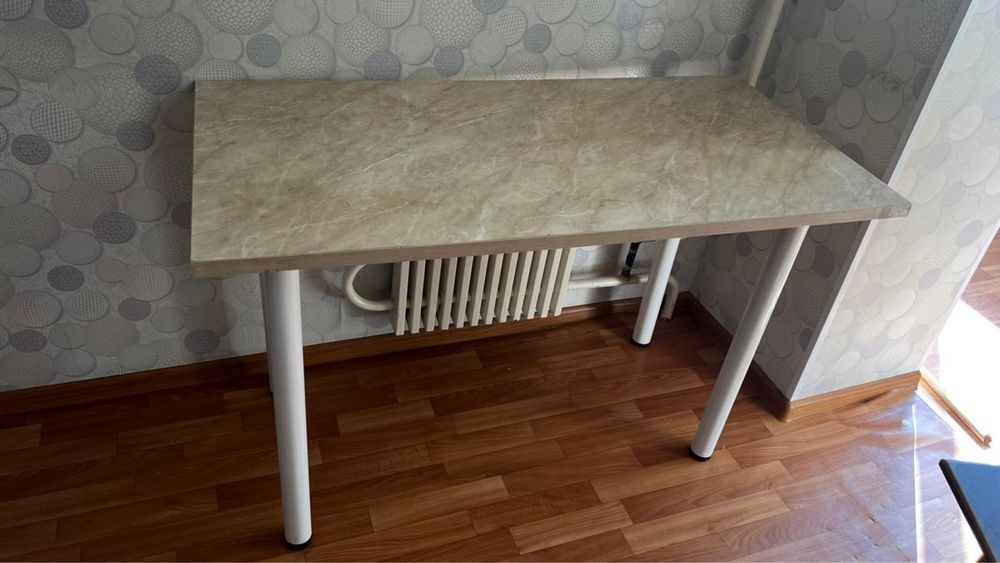 Б/у Кухонный стол