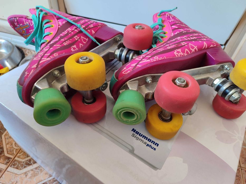 Детски ролкови кънки и ролери