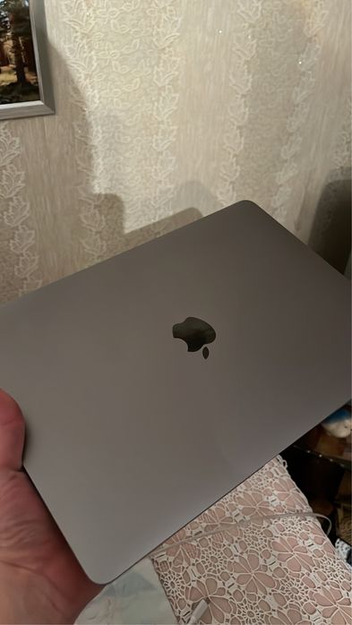 Продам macbook air m1