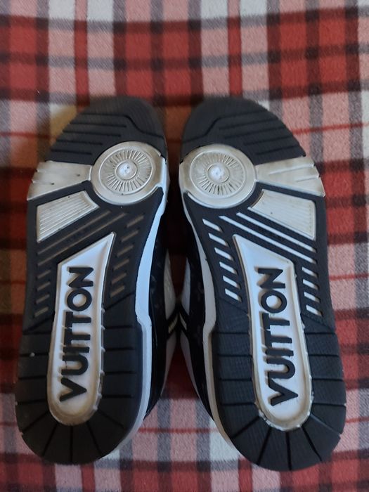 Adidași Louis Vuitton