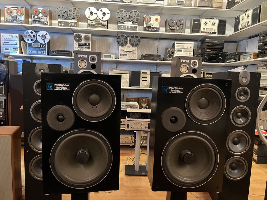 Boxe Electro-Voice Interface A 3 cai fabricate în Switzerland