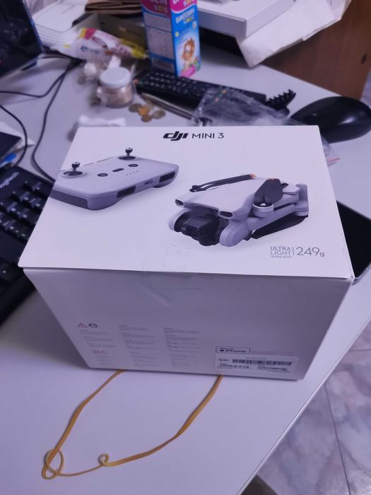 Продавам дрон DJI Mini 3 с две батерии