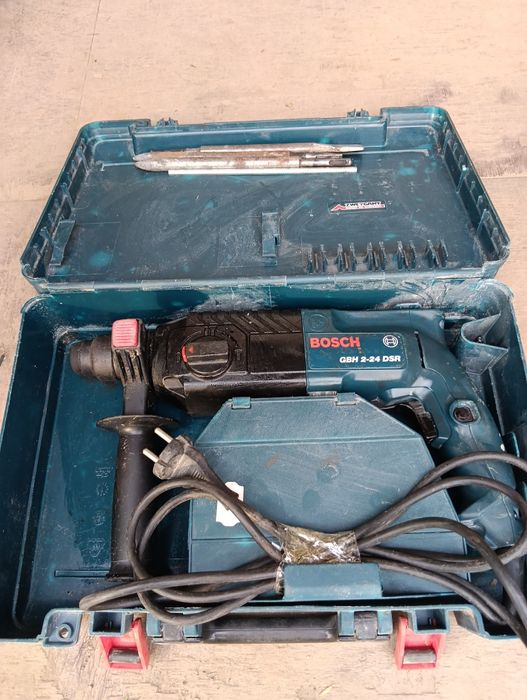 Оригинален перфоратор Bosch 680w.