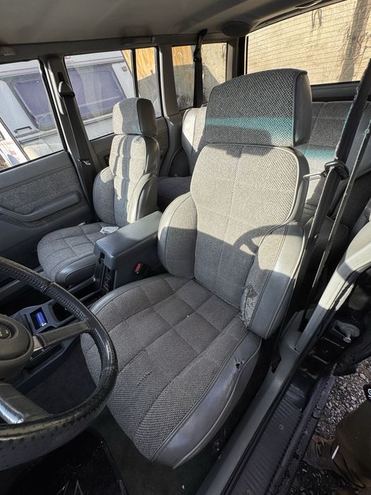 Schimb xj 4.0 manual cu navara d40