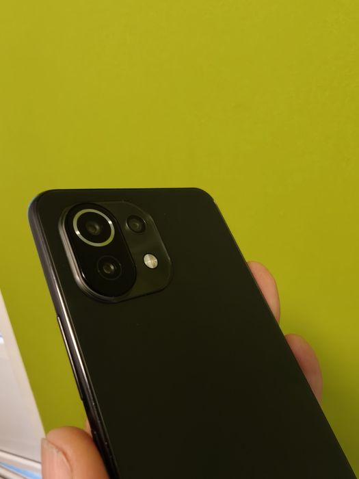 Telefon slim,ușor Xiaomi 11 5G lite NE 128Gb-8GB ram,in  stare perfecta,foarte fin și design deosebit