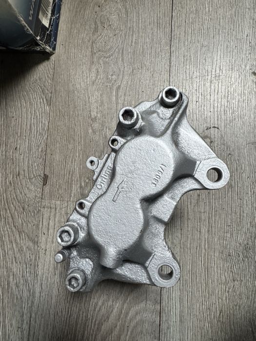 Etrier fata stinga si dreapta reconditionati complet mercedes w140