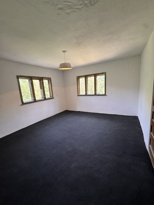 Vand  in bulz casa cu peste 2 hectare teren sat munteni