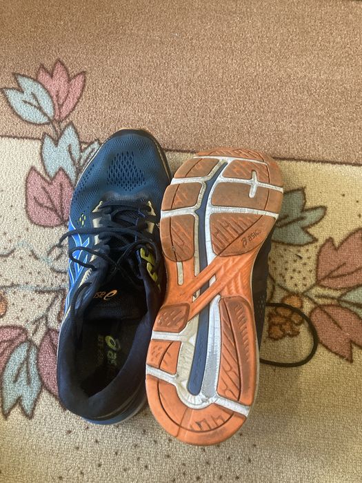 Марстонки Jack Wolfskin, Асикс, Superga, кожени обувки Derimid