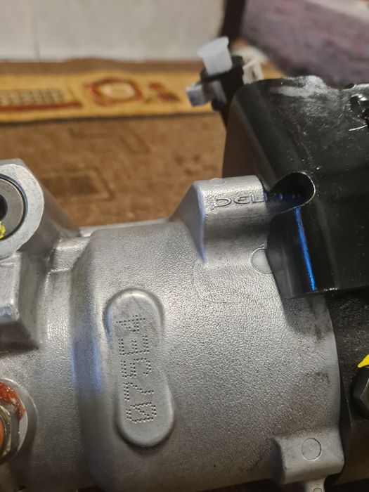 Pompă injecție ford tranzit 2.0 tdci 125cp model 2003  ofer garanție