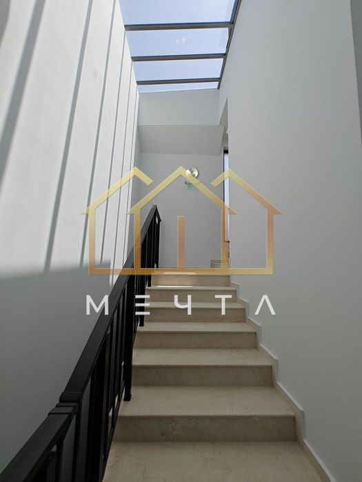 Продава се Тристаен апартамент в Пловдив, Център - 155 кв.м за 1290 €/кв.м - Снимка #8