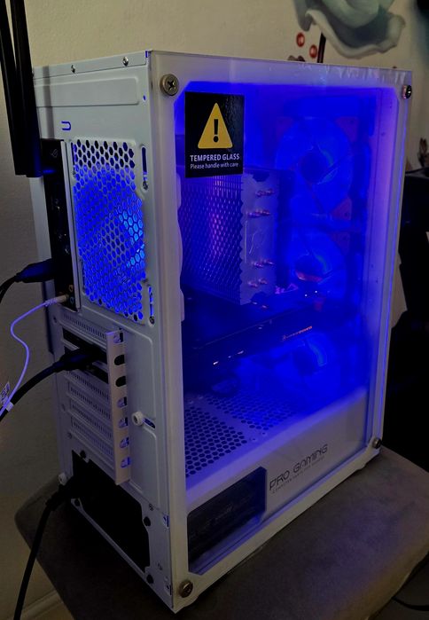 PC Gaming i7 7700K+GTX 1080 8GB/32GB RAM/SSD NVMe Nou/2TB Stocare