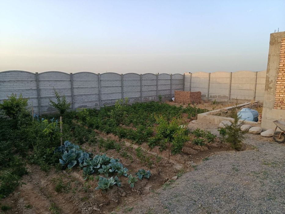 Тогалланмаган участка уй сотилади